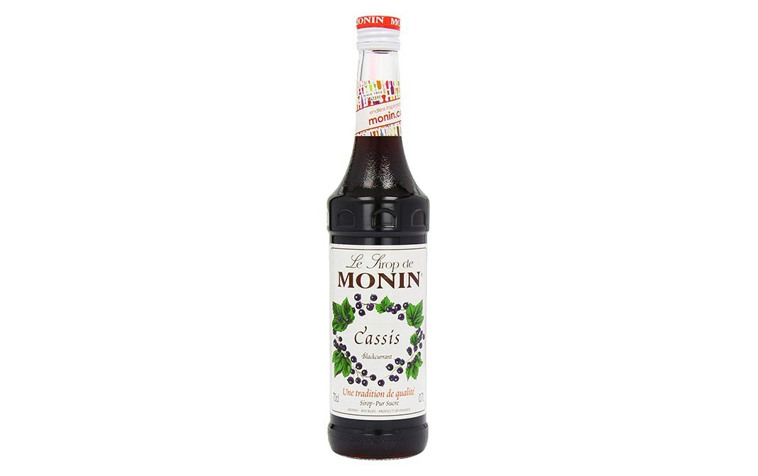 Monin Cassis Blackcurrant Syrup    Bottle  700 millilitre